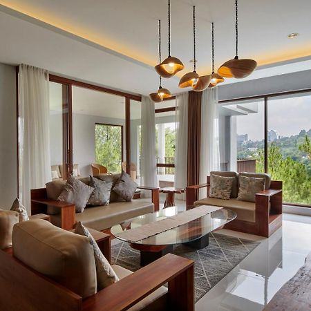 Anindya Hill View Villa 7 Bedrooms With A Private Swimming Pool Bandung Eksteriør billede
